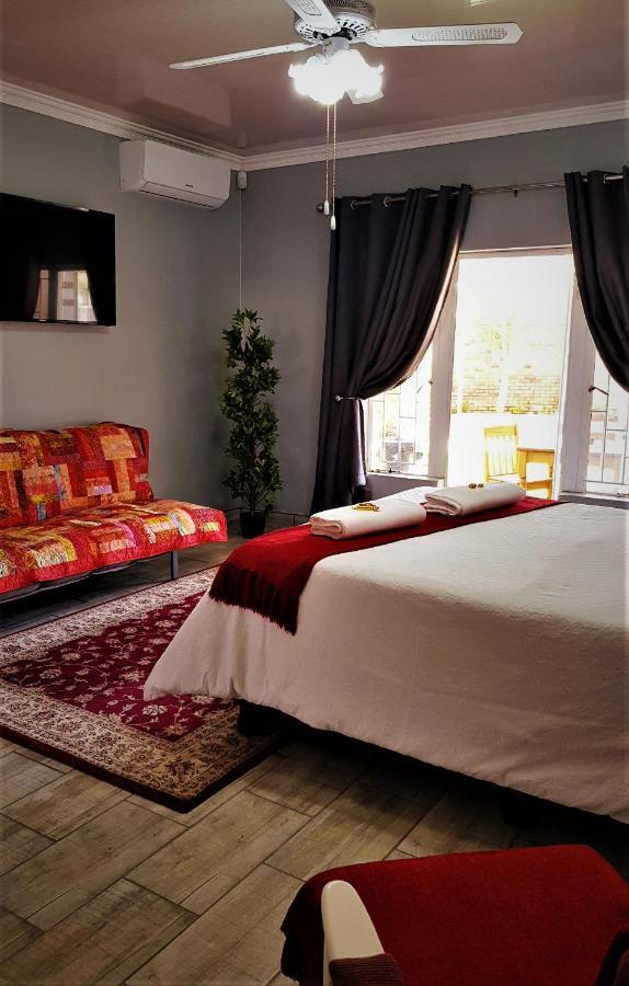 Graceland Guesthouse Potchefstroom Kültér fotó